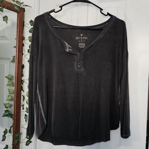 Soft & Sexy American Eagle Shirt!